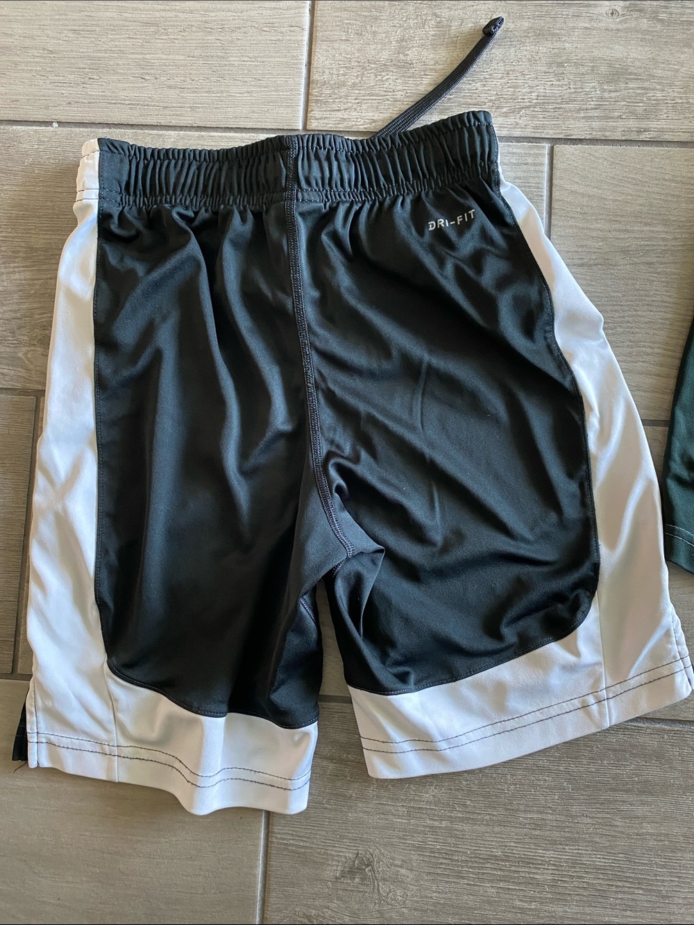 Nike Dr-Fit Boys Athletic Short - Lot of 2 - Black/Gray/White - Picture 5 of 7